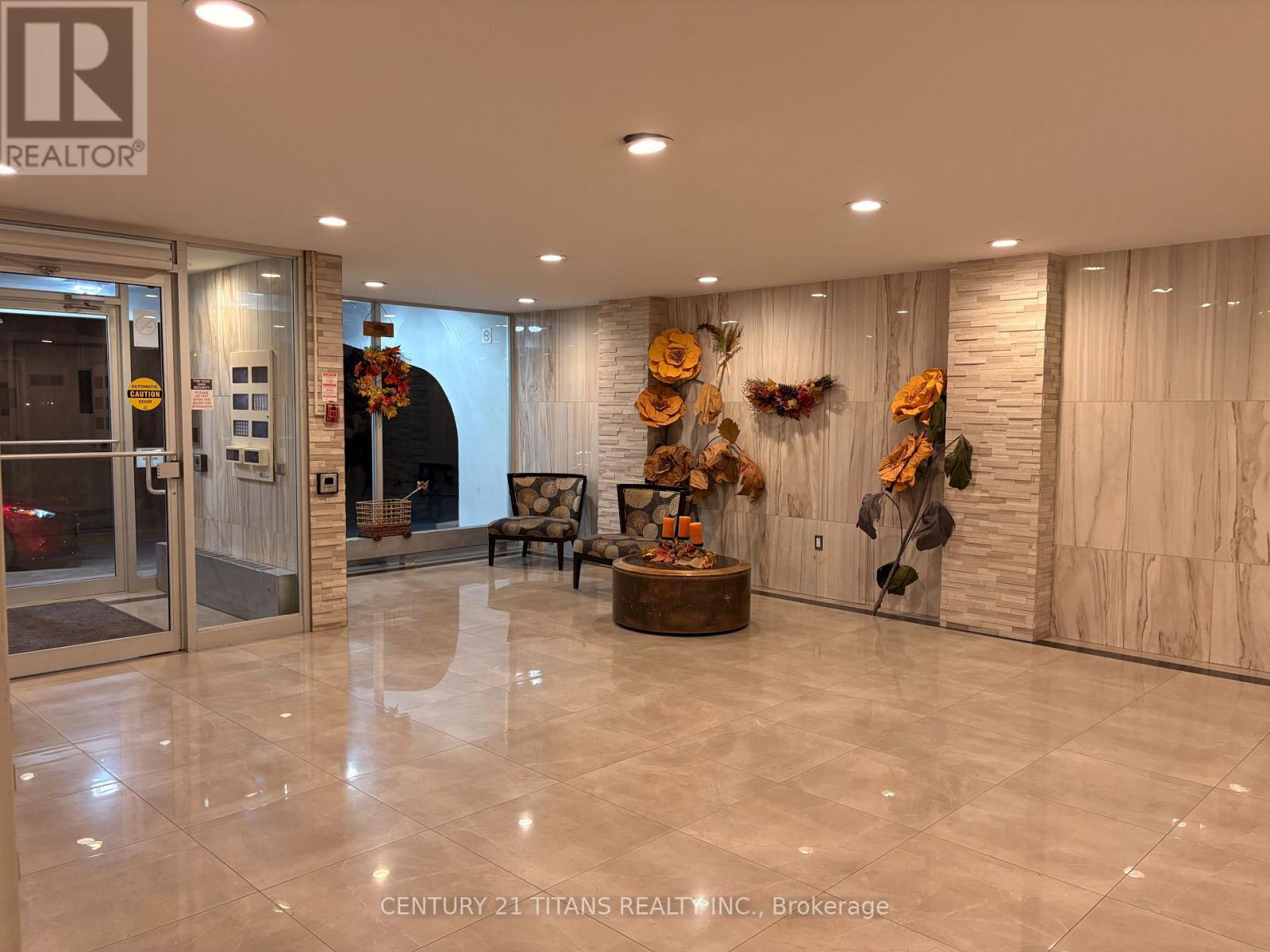 510- 270 Palmdale Drive, Toronto, ON photo 2