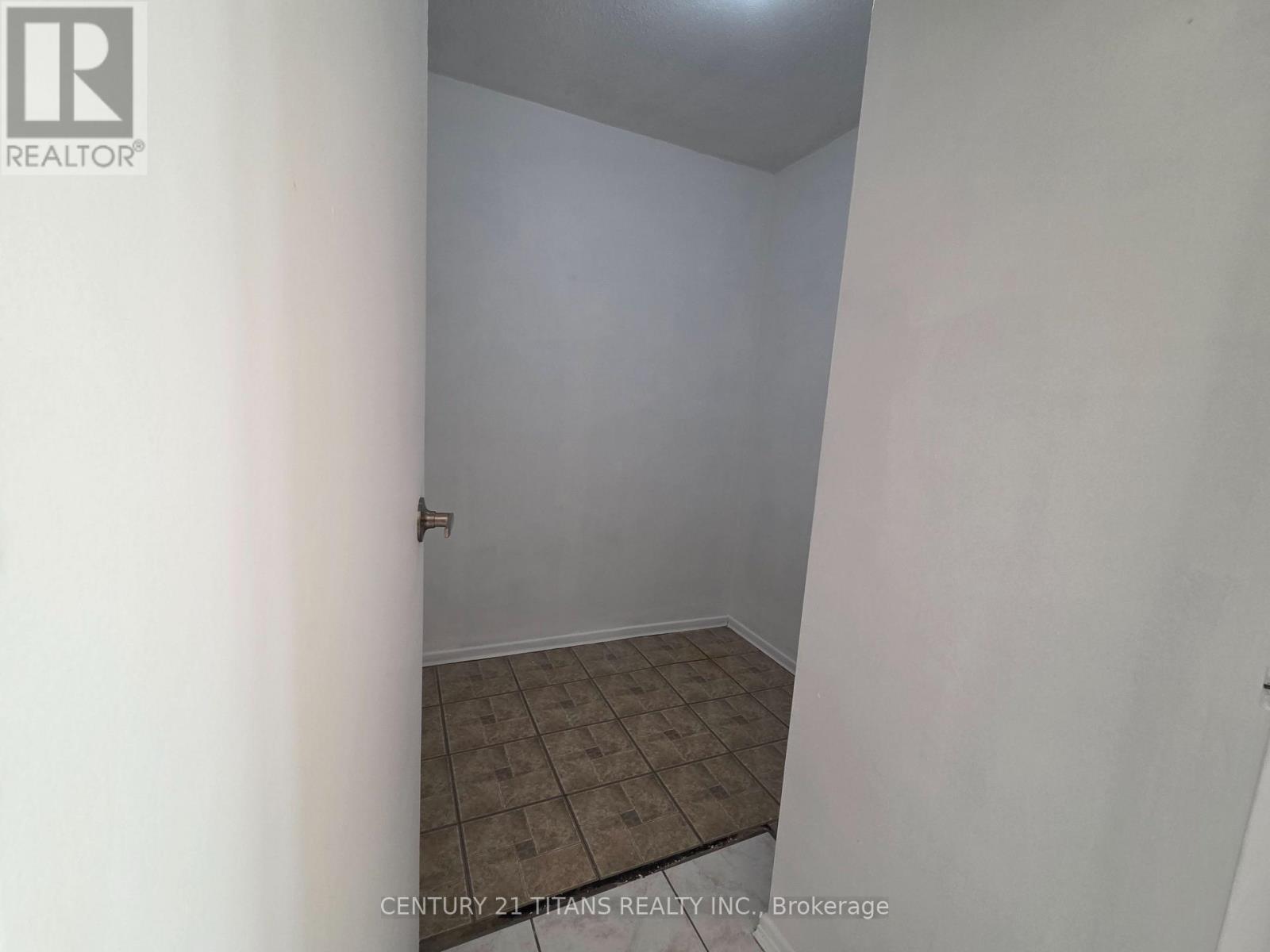 510- 270 Palmdale Drive, Toronto, ON photo 3