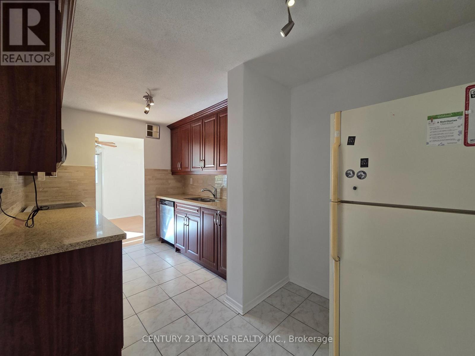 510- 270 Palmdale Drive, Toronto, ON photo 5