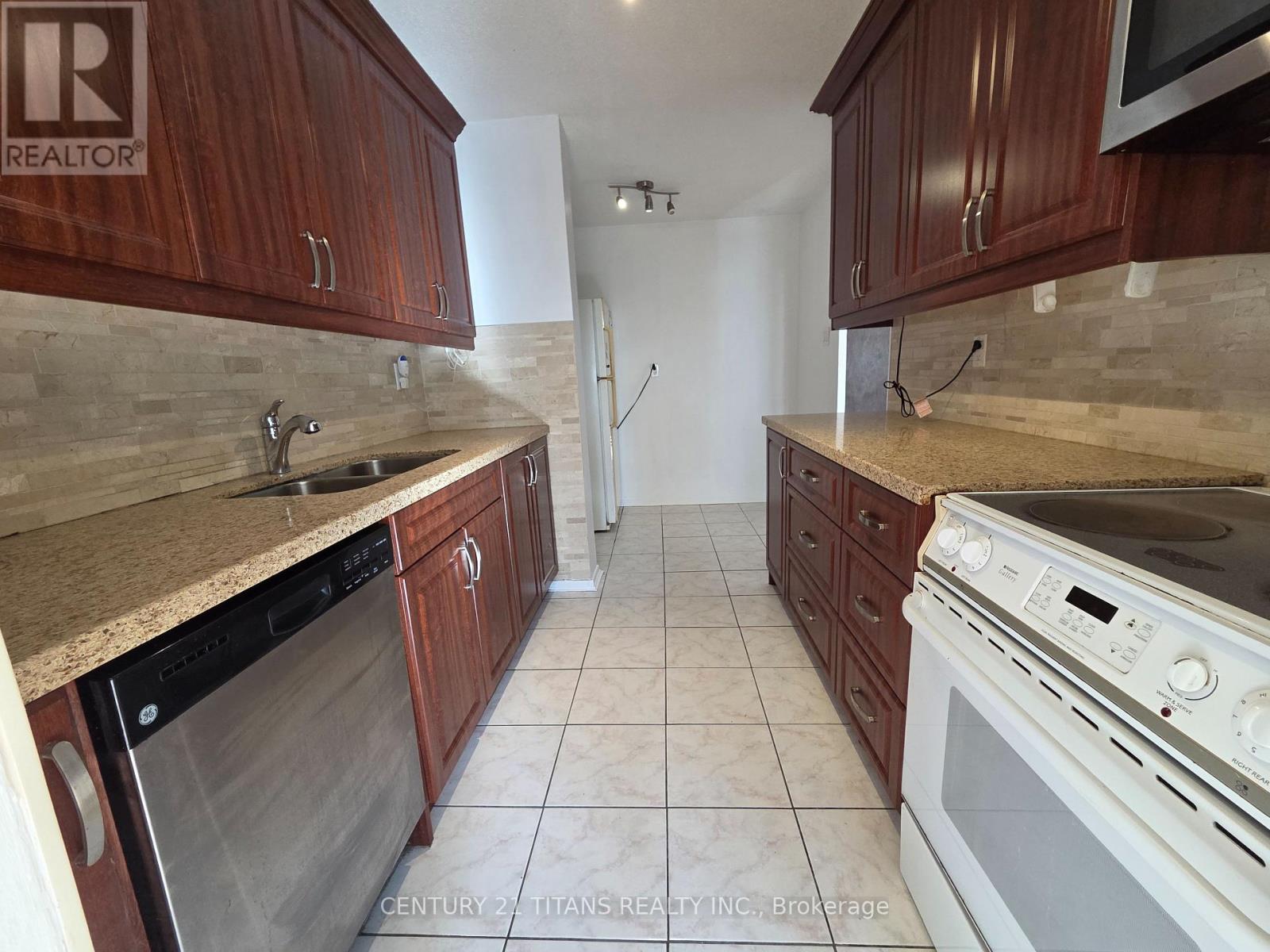 510- 270 Palmdale Drive, Toronto, ON photo 6