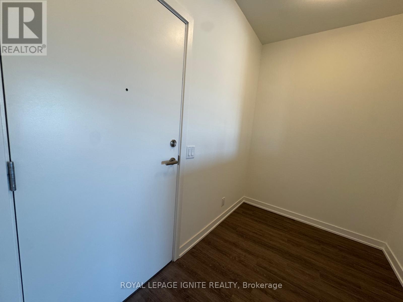 #810 51 CLARINGTON BOULEVARD - 6