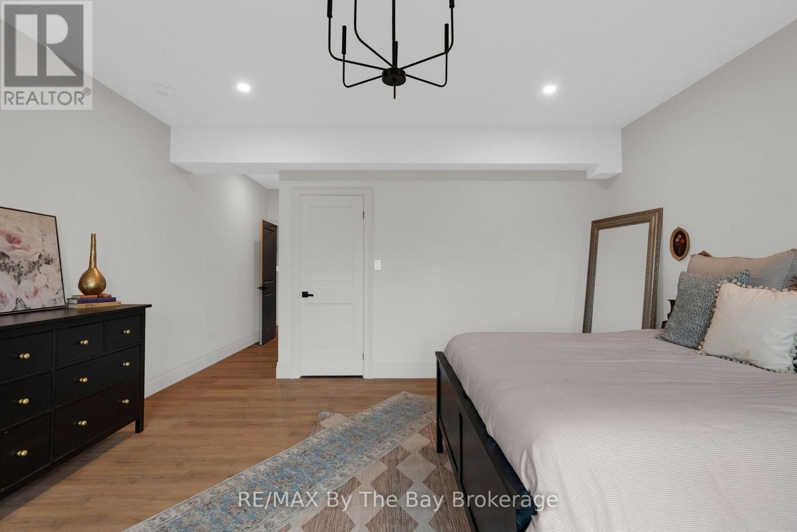93 Moonstone Road East — photo 34