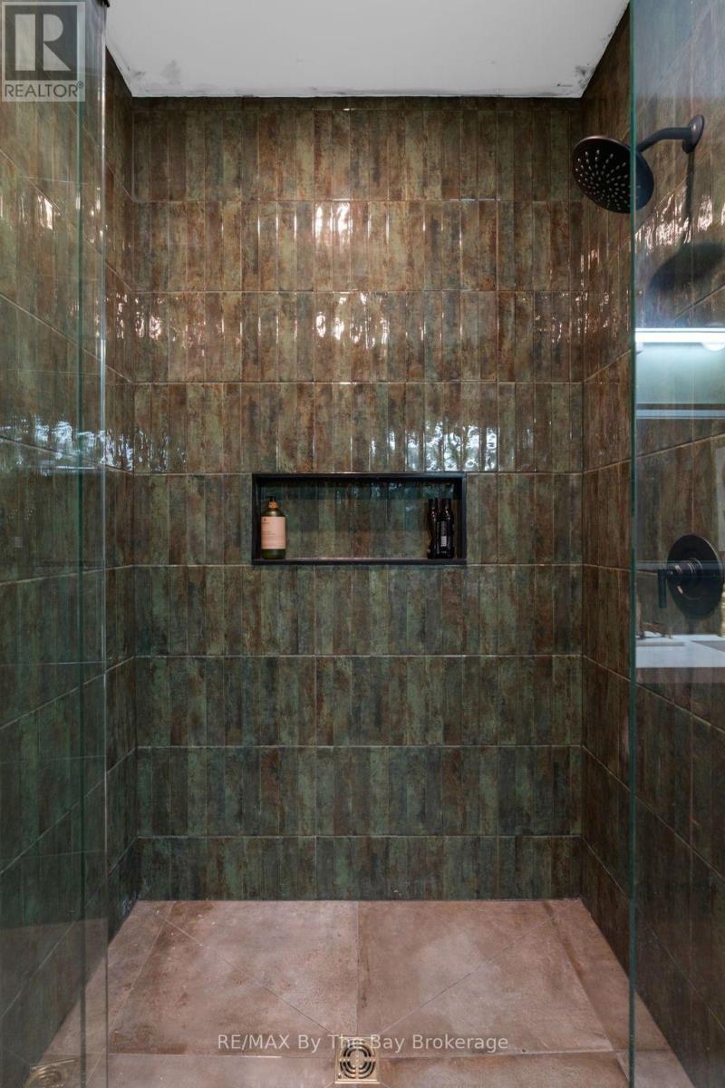 93 Moonstone Road East — photo 36
