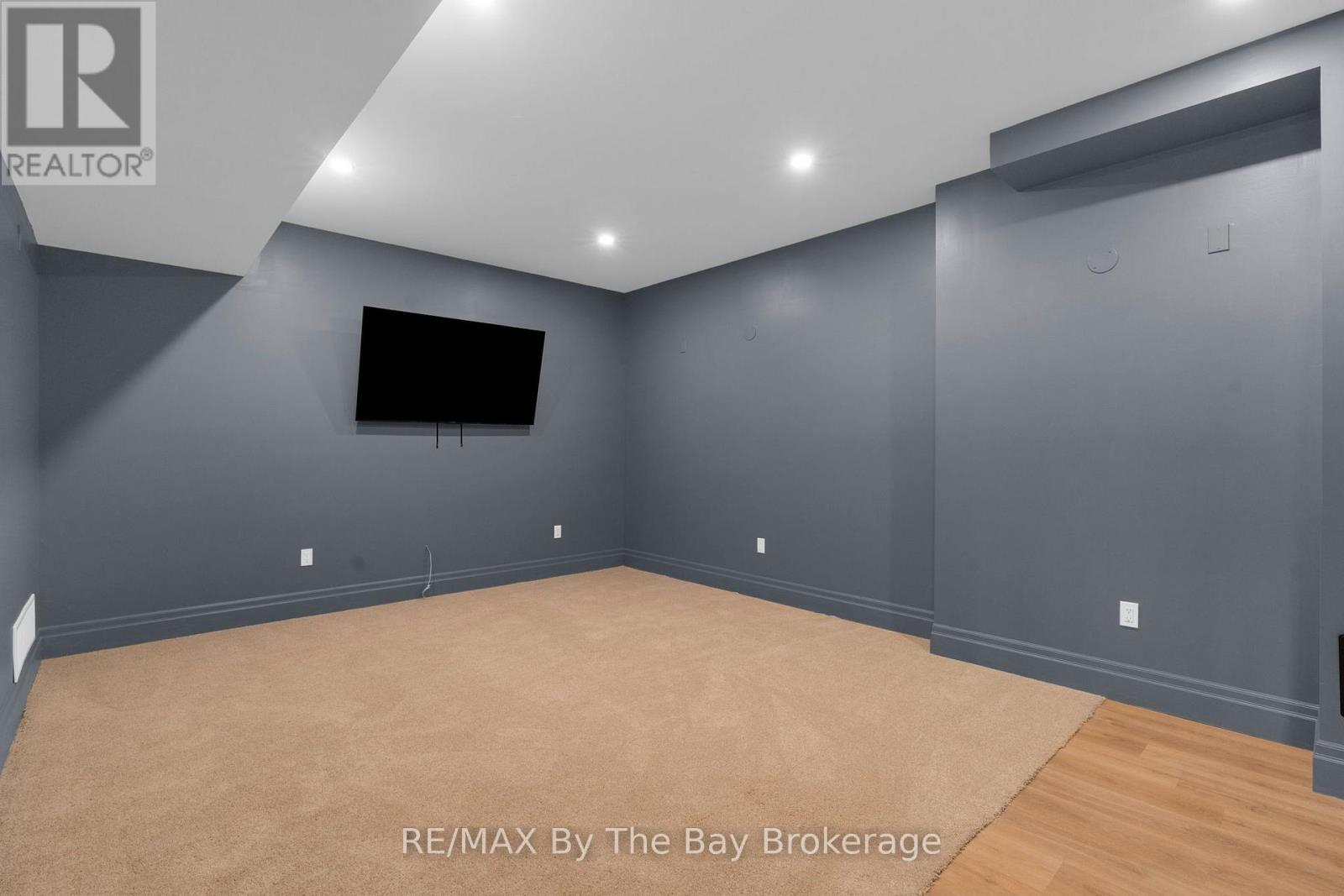 93 Moonstone Road East — photo 46