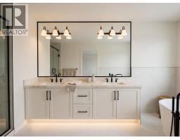 2209 29 Avenue SW - photo 12
