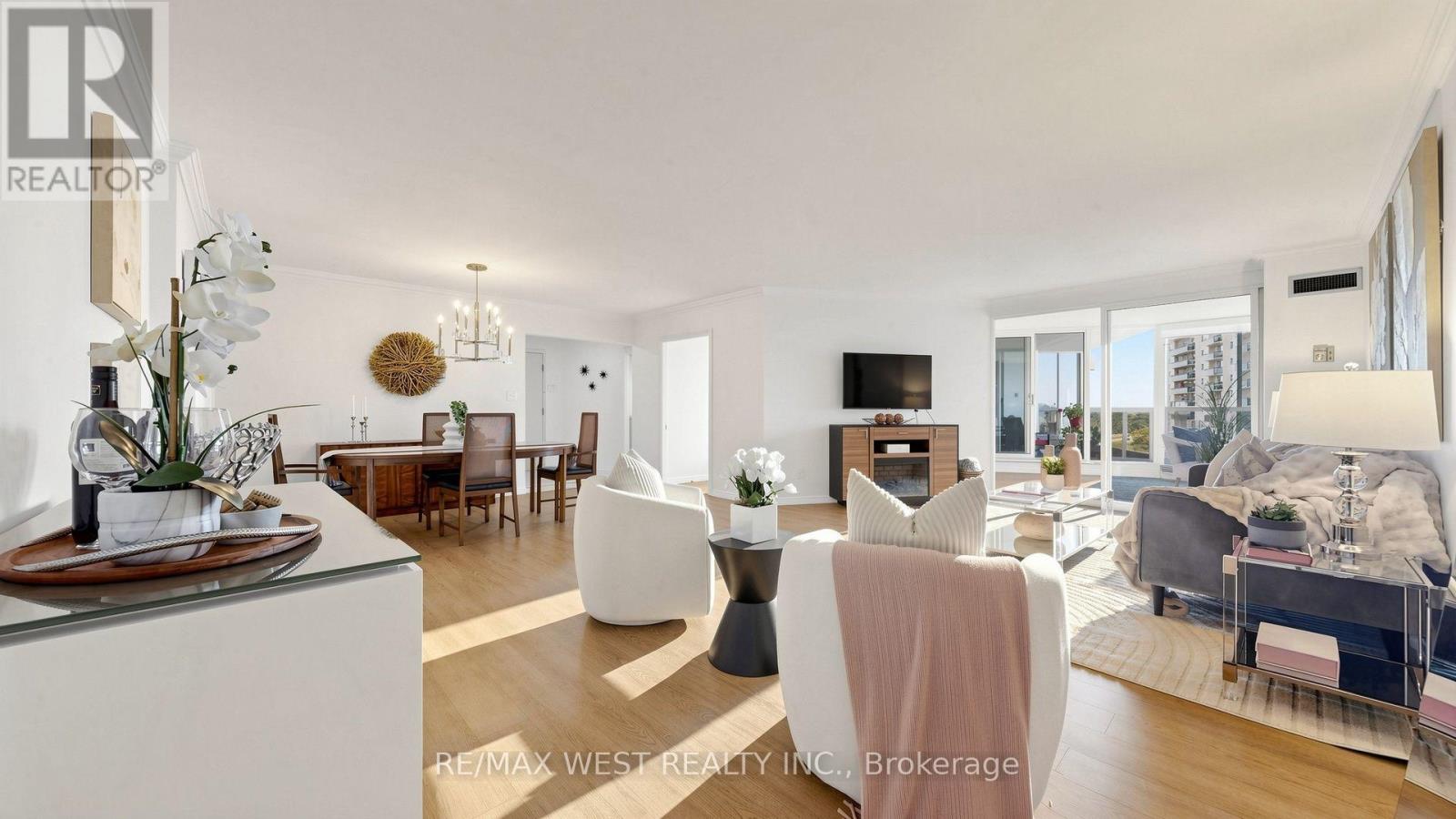 20 Guildwood Parkway — photo 10