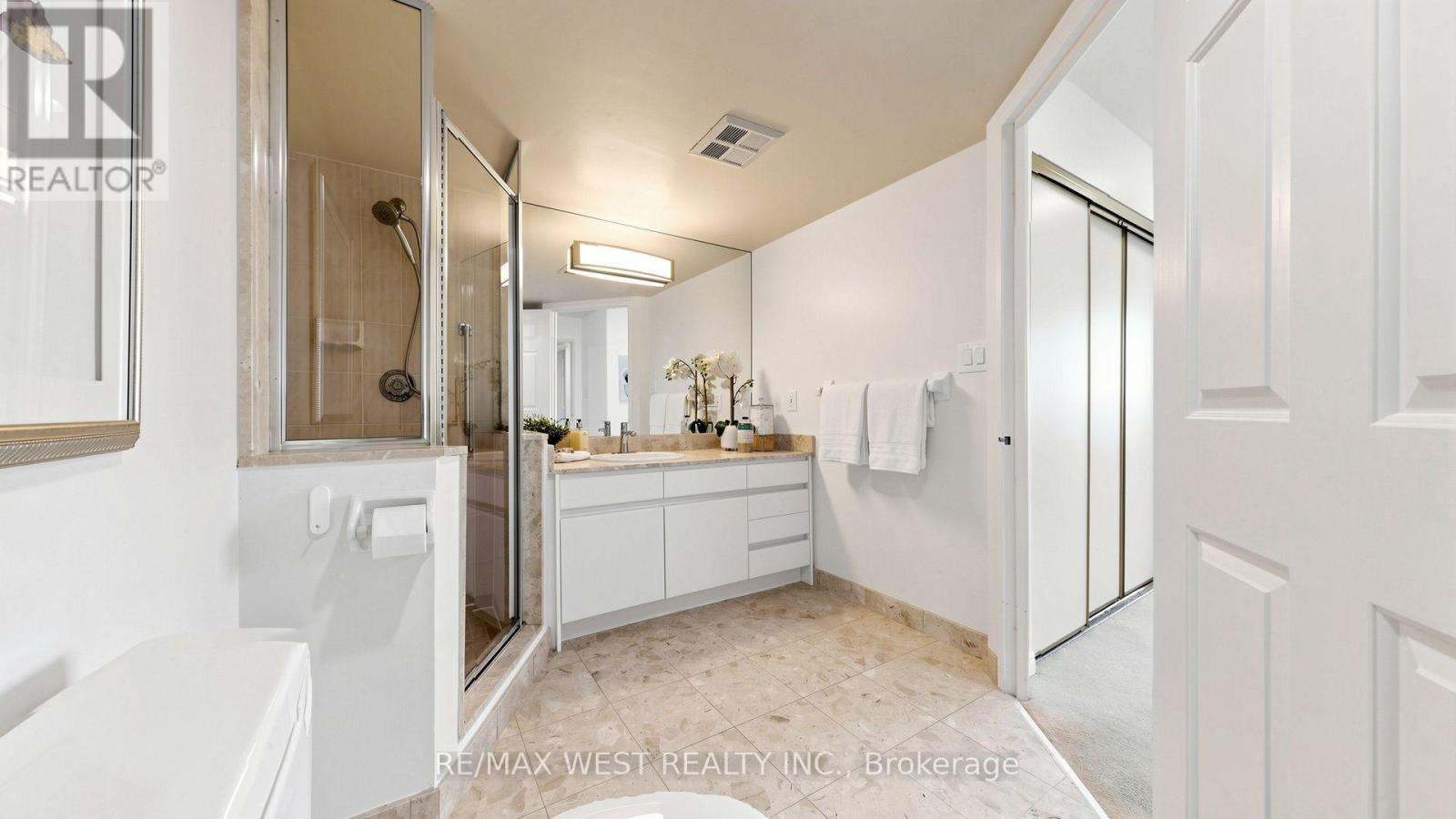 20 Guildwood Parkway — photo 25