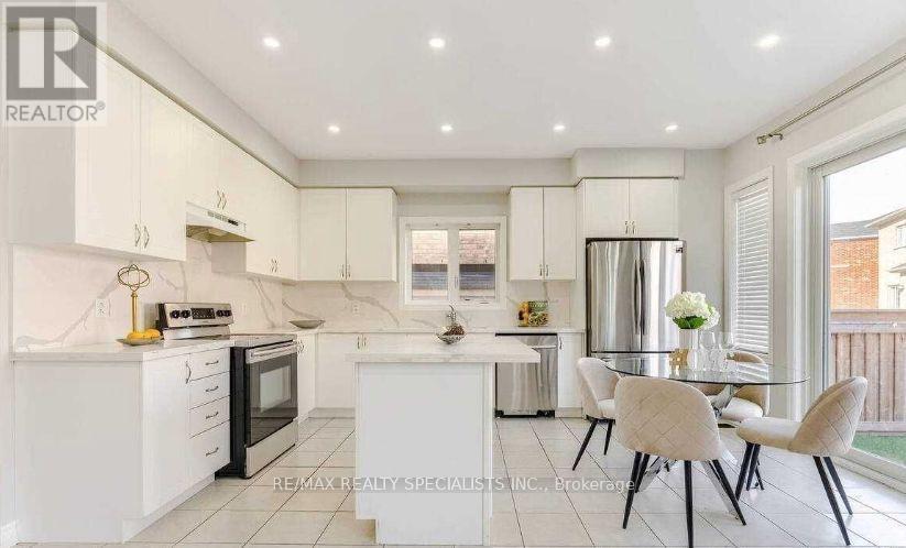 1479 CHRETIEN STREET, Milton (FO Ford) — photo 9