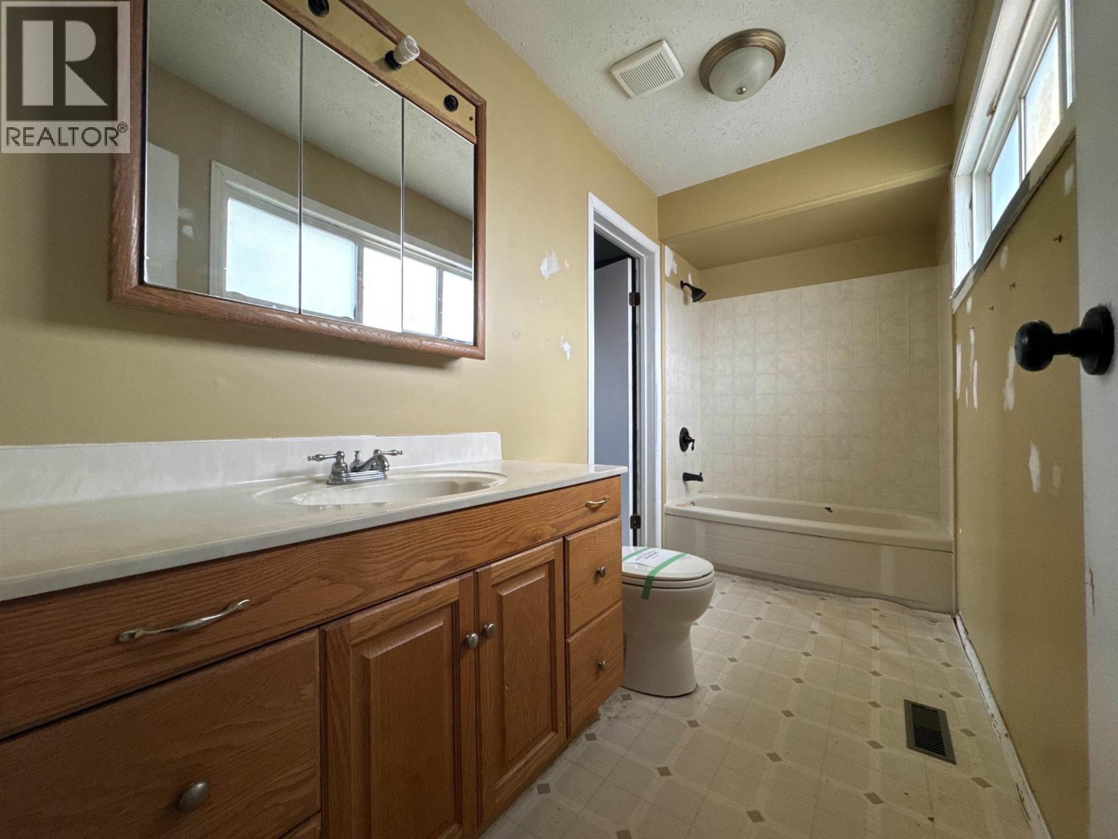 11308 89A STREET - 13