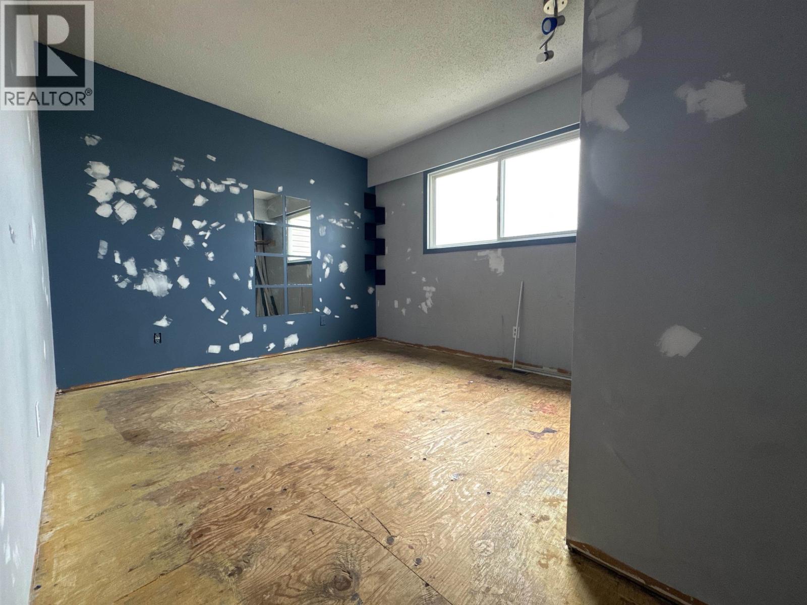 11308 89A STREET - 10