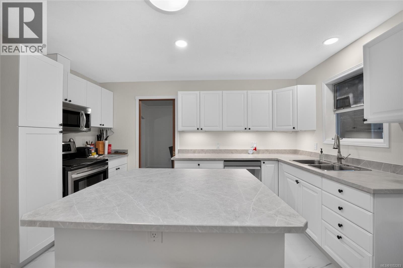 5334 Georgiaview Cres - 5
