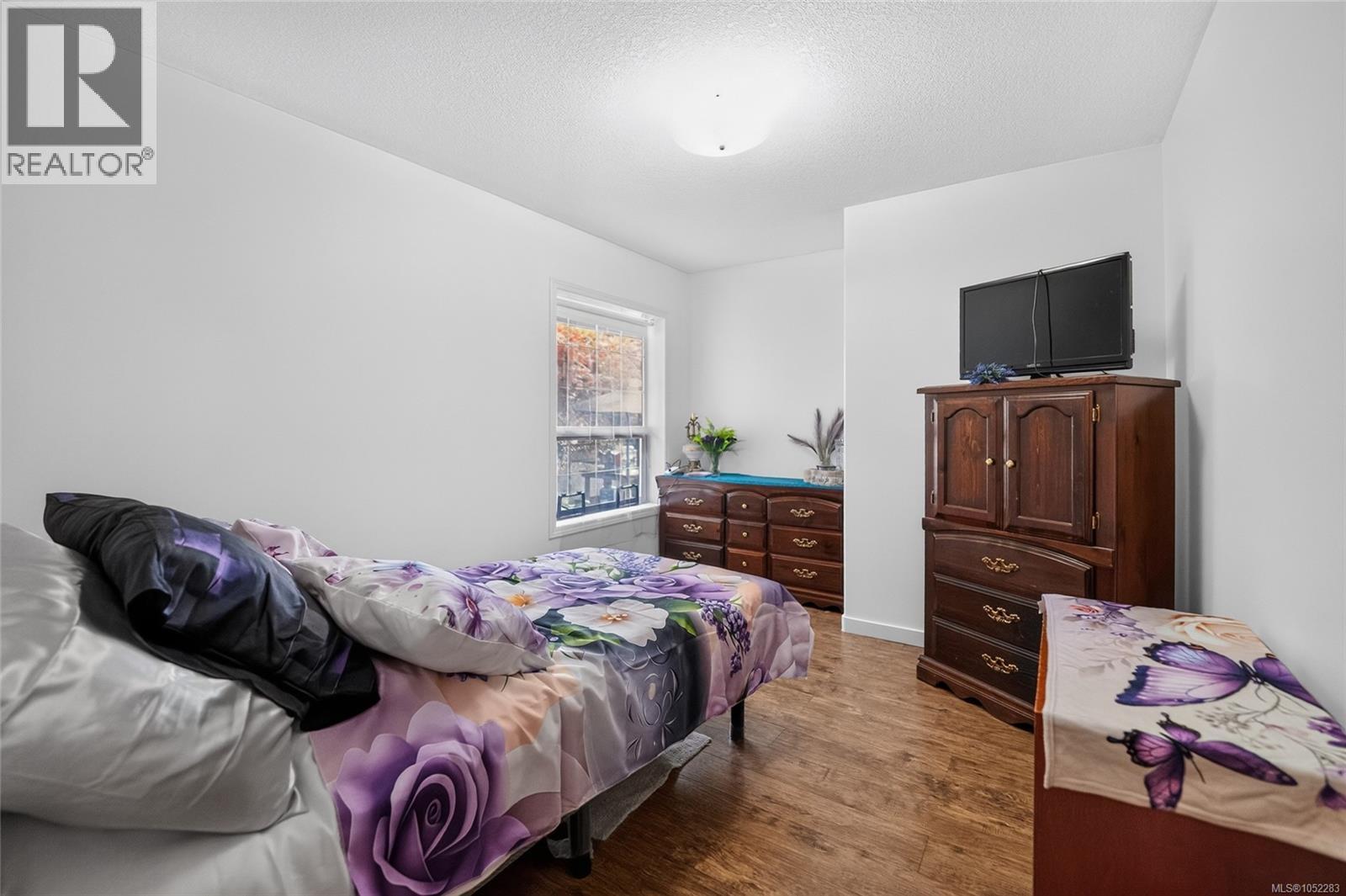 5334 Georgiaview Cres - 24