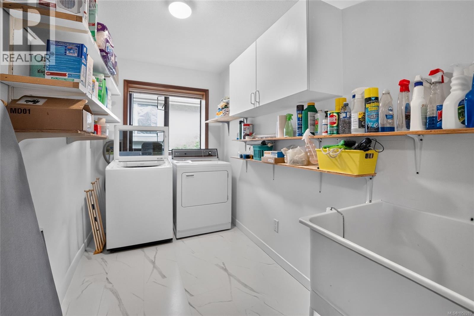 5334 Georgiaview Cres - 30