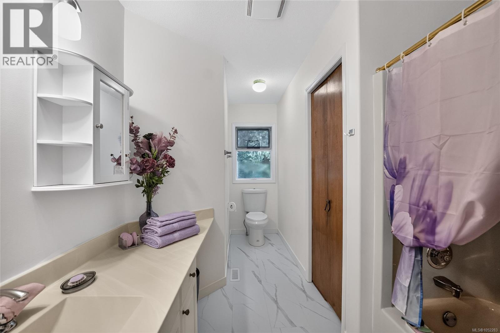 5334 Georgiaview Cres - 26