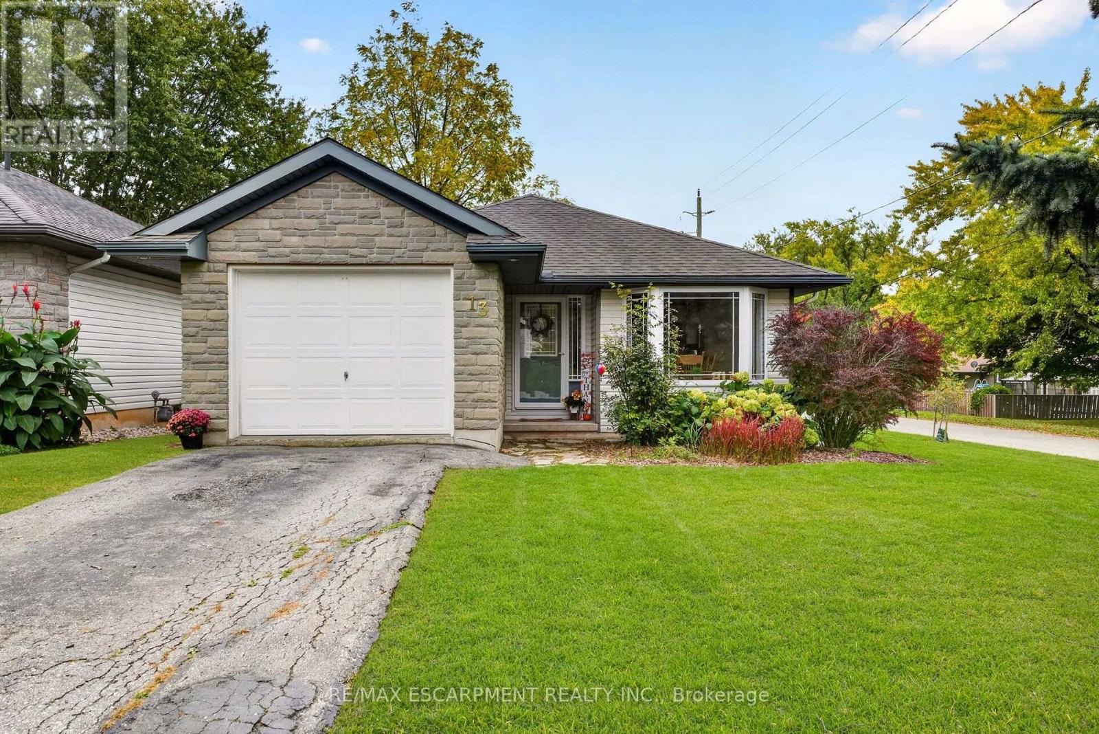 13 BARTON STREET, Haldimand