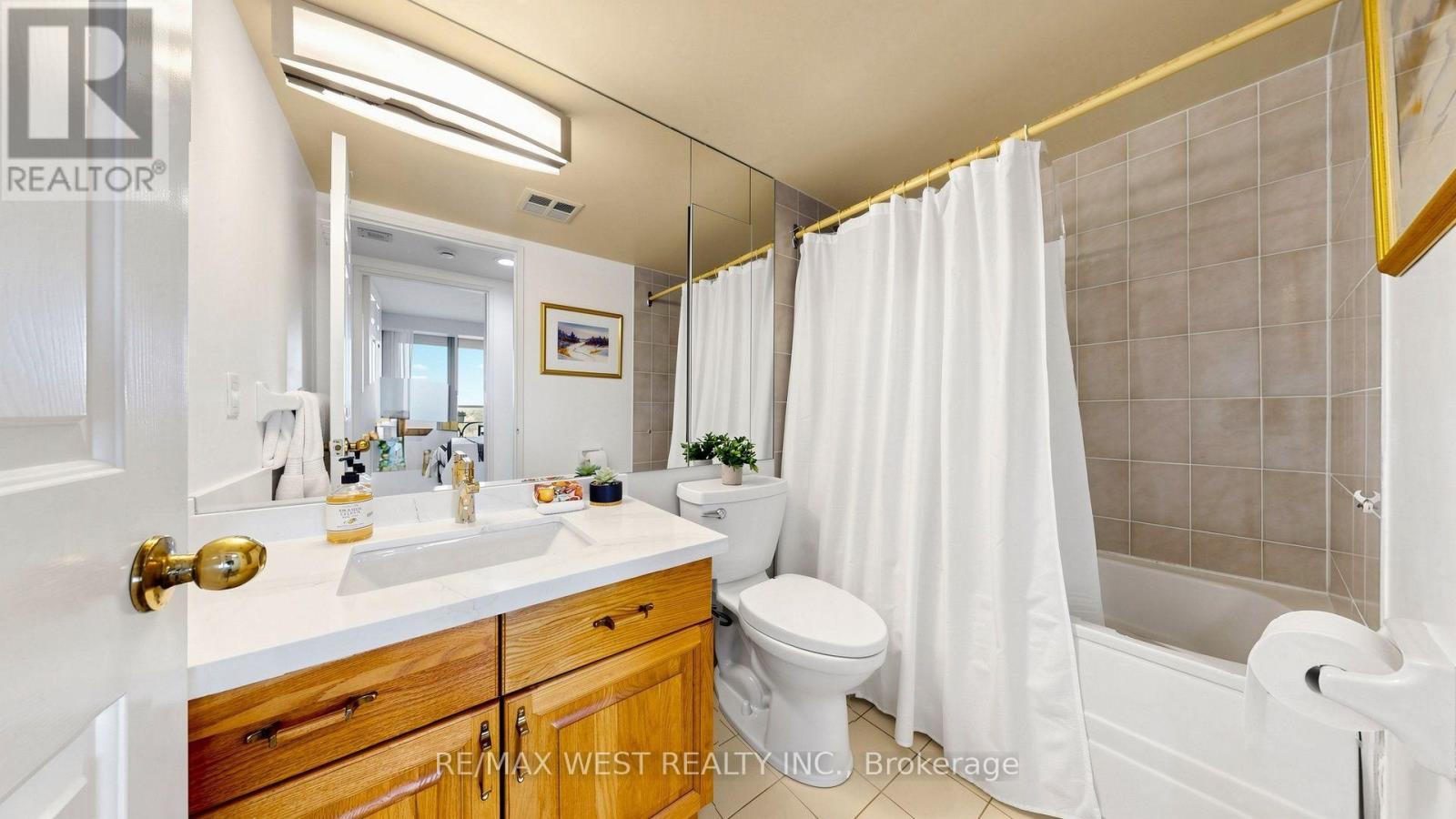 20 Guildwood Parkway — photo 26