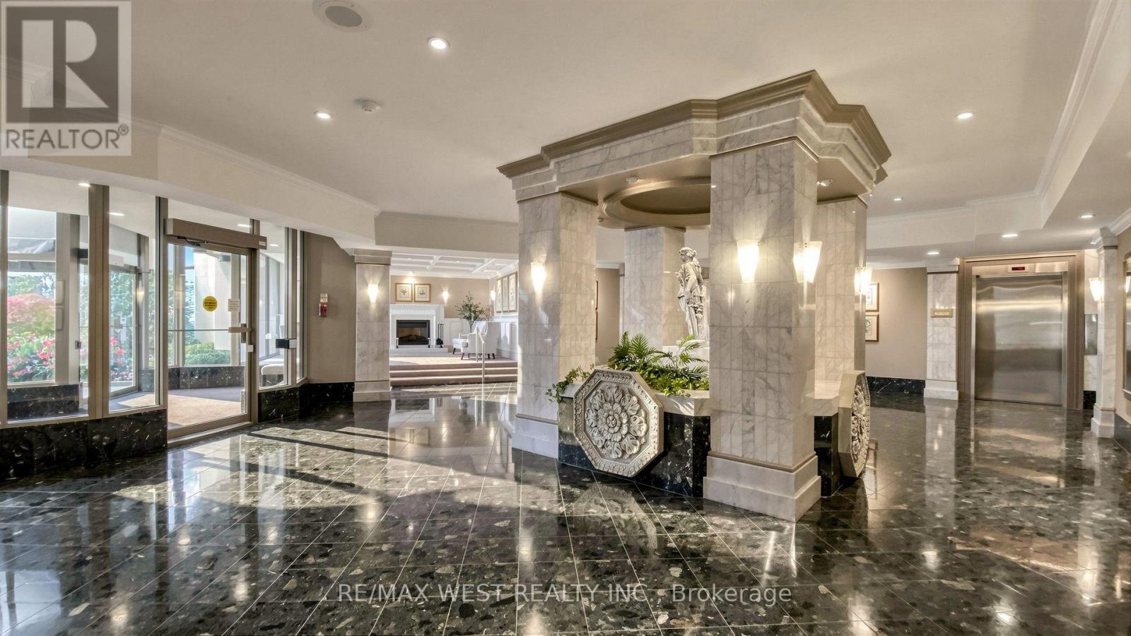 20 Guildwood Parkway — photo 32