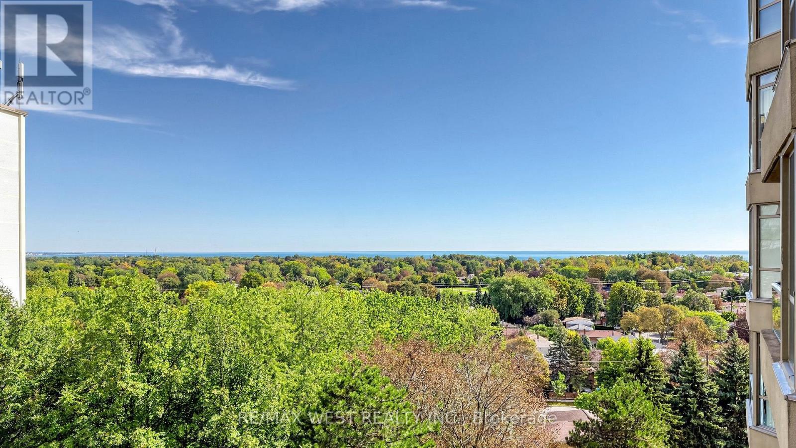 20 Guildwood Parkway — photo 45