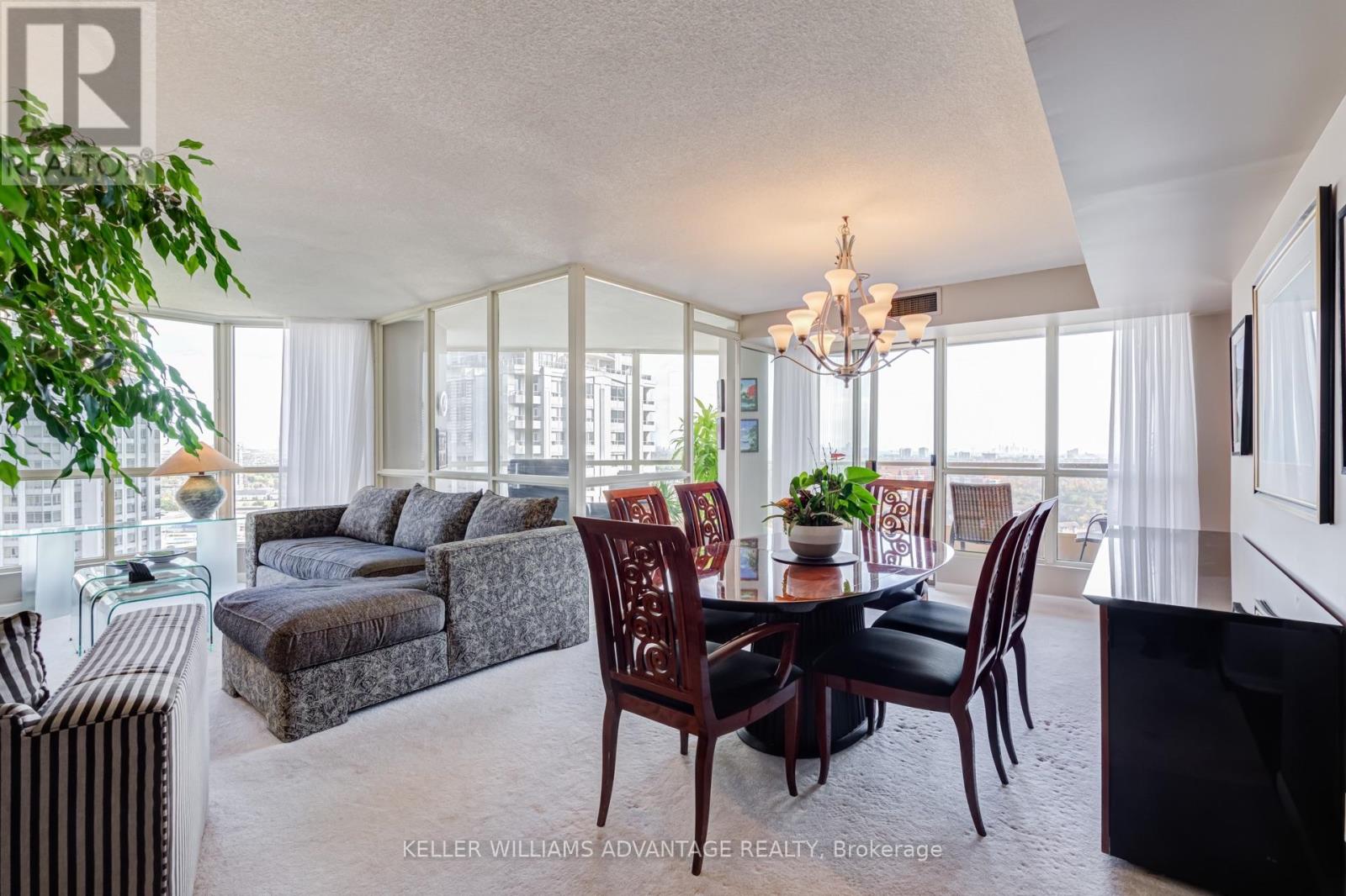 2210- 55 Kingsbridge Garden Circle, Mississauga, ON photo 9