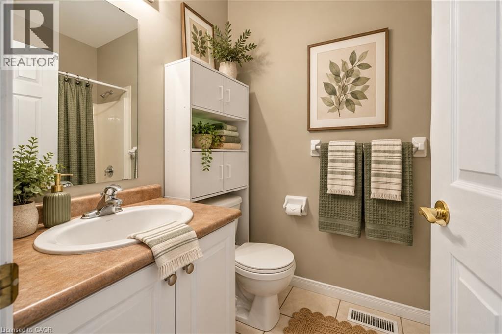461 Columbia Street West — photo 18