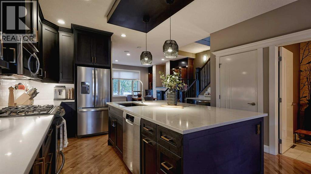 2211A 33 Street SW photo 8