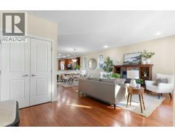 126 30 Avenue NE - photo 3