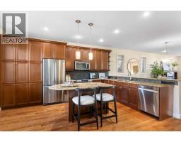 4pc Bathroom - 126 30 Avenue Ne, Calgary, AB T2E2C8 Photo 10