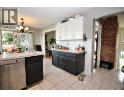 Full bathroom - 620 Wenric Crescent, Kelowna, BC V1X5R7 Photo 11