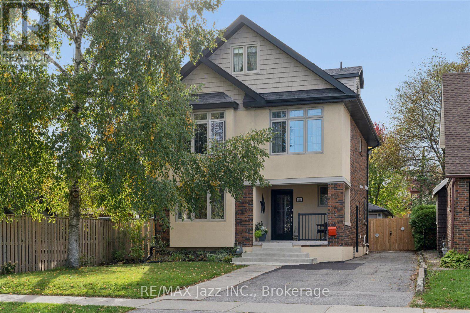 390 Mary Street North, Oshawa, ON