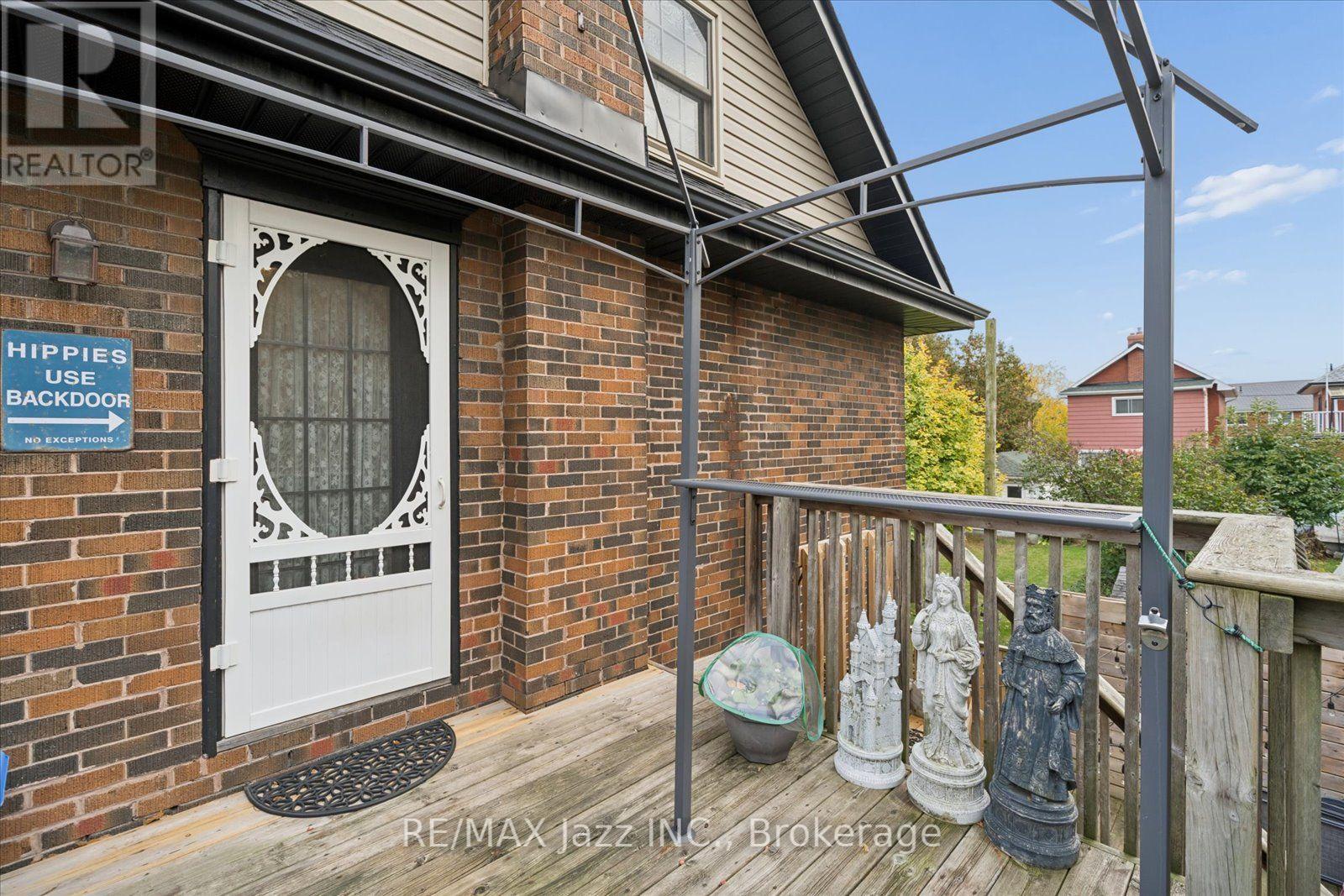 390 Mary Street North, Oshawa, ON photo 27