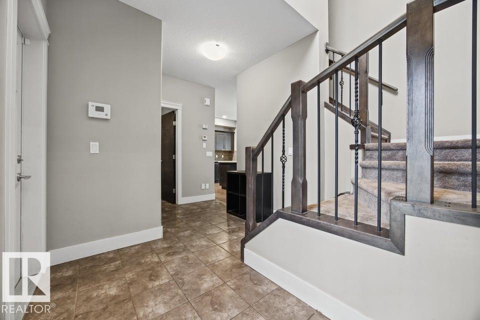 7627 181 Avenue NW, photo 3