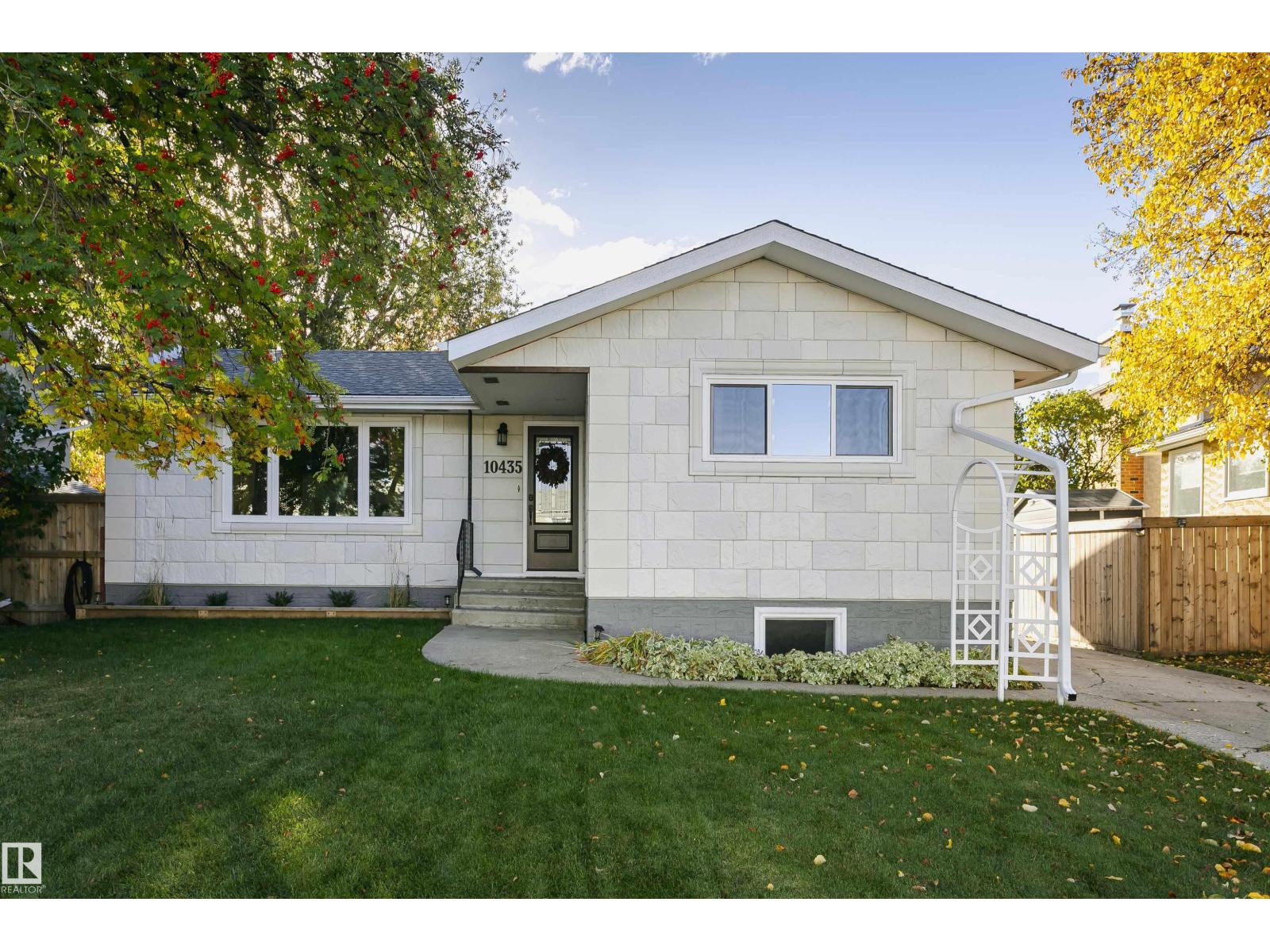 10435 35A AV NW, Edmonton, Alberta, T6J2H1
