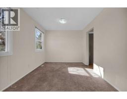 4pc Bathroom - 32 Whitman Crescent Ne, Calgary, AB T1Y4H6 Photo 13