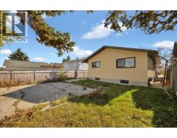 Bedroom - 32 Whitman Crescent Ne, Calgary, AB T1Y4H6 Photo 7