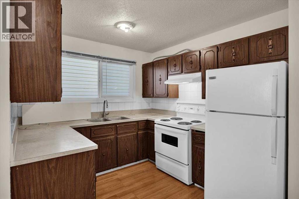 32 Whitman Crescent NE photo 17