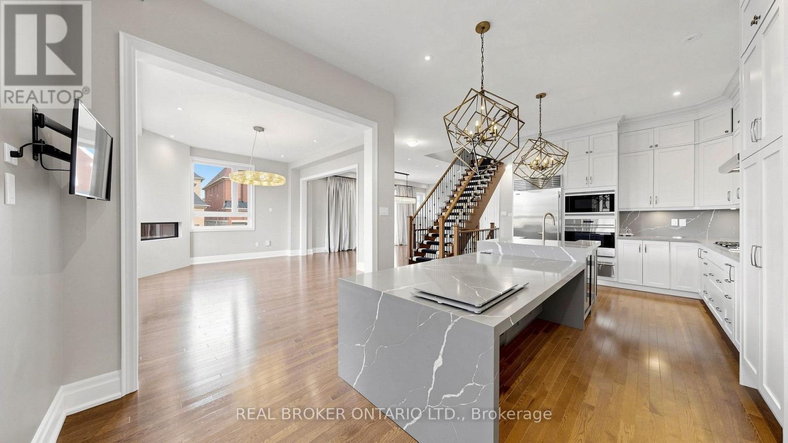 106 VIA ROMANO BOULEVARD, Vaughan (Patterson) — photo 12