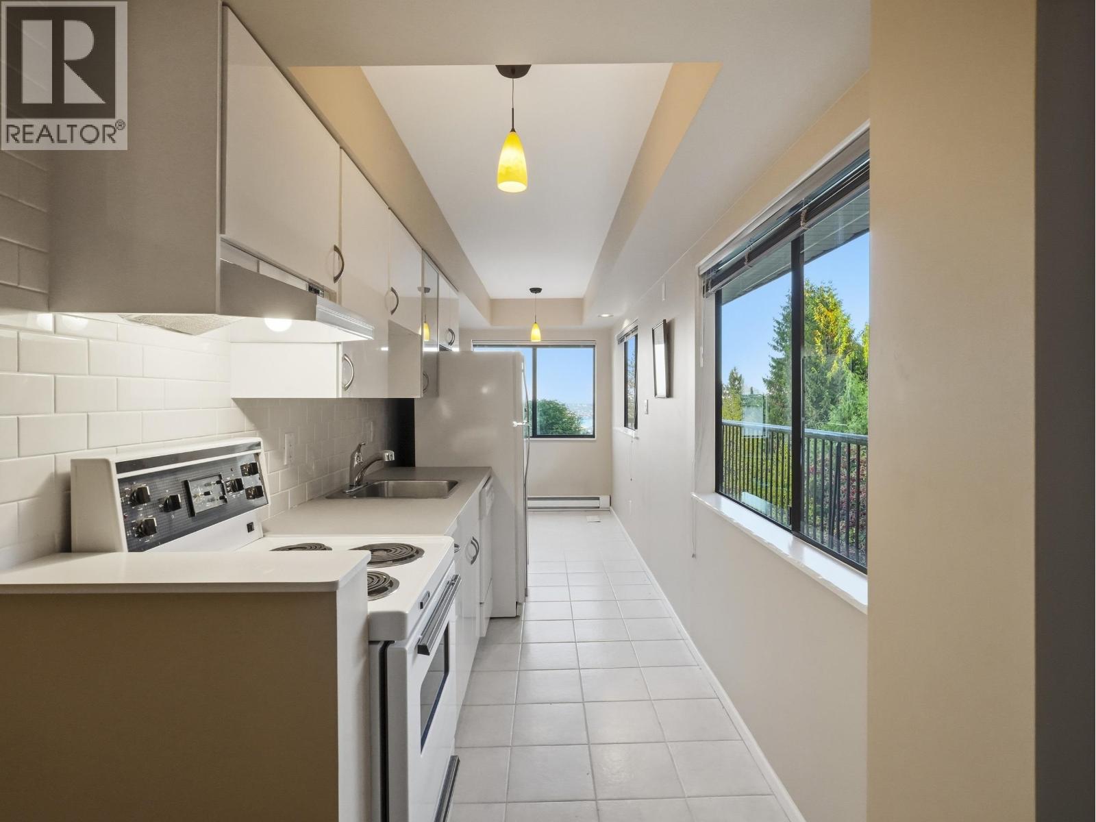 Photo of 1439 SANDHURST PLACE 32