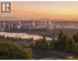 1439 Sandhurst Place, West Vancouver, BC V7X2P4 Photo 7