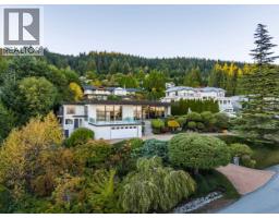 1439 Sandhurst Place, West Vancouver, BC V7X2P4 Photo 8