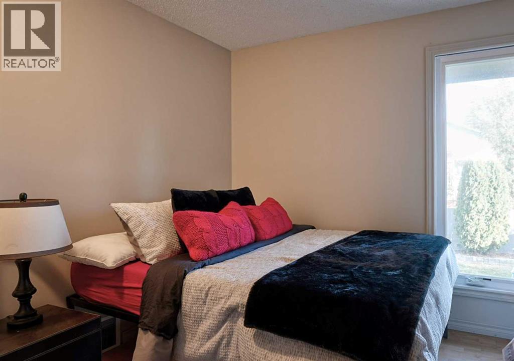 331 Woodbine Boulevard SW photo 19