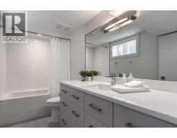 408 49 Avenue SW - photo 26