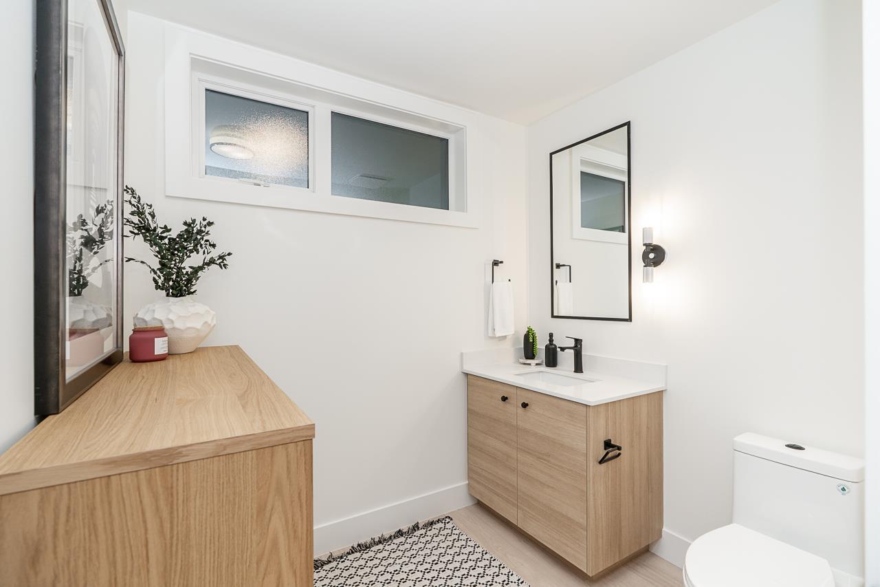 Photo of 41 20335 70A AVENUE 8