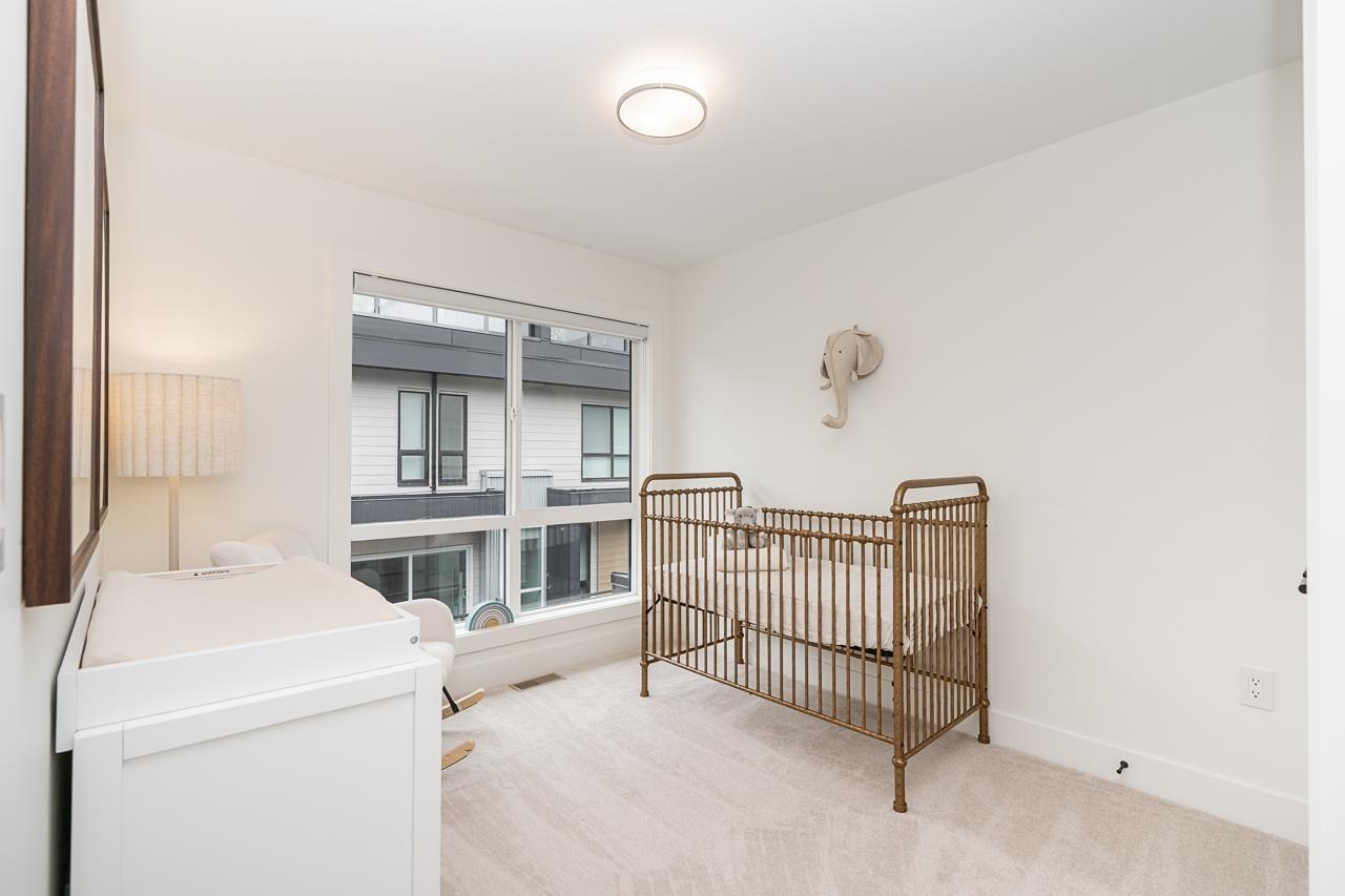 Photo of 41 20335 70A AVENUE 14