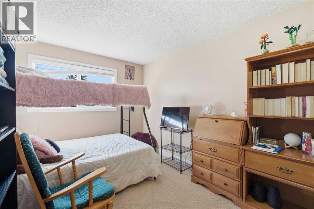 4646 80 Street NW - photo 15
