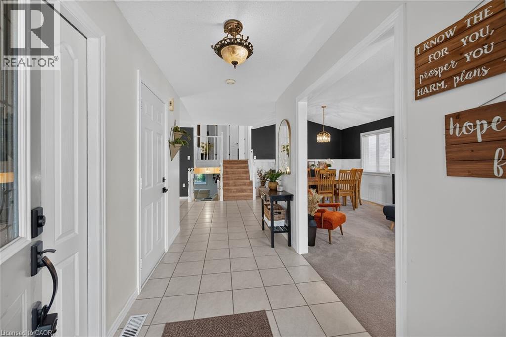 37 GLENHOLLOW Drive, Hamilton — photo 3