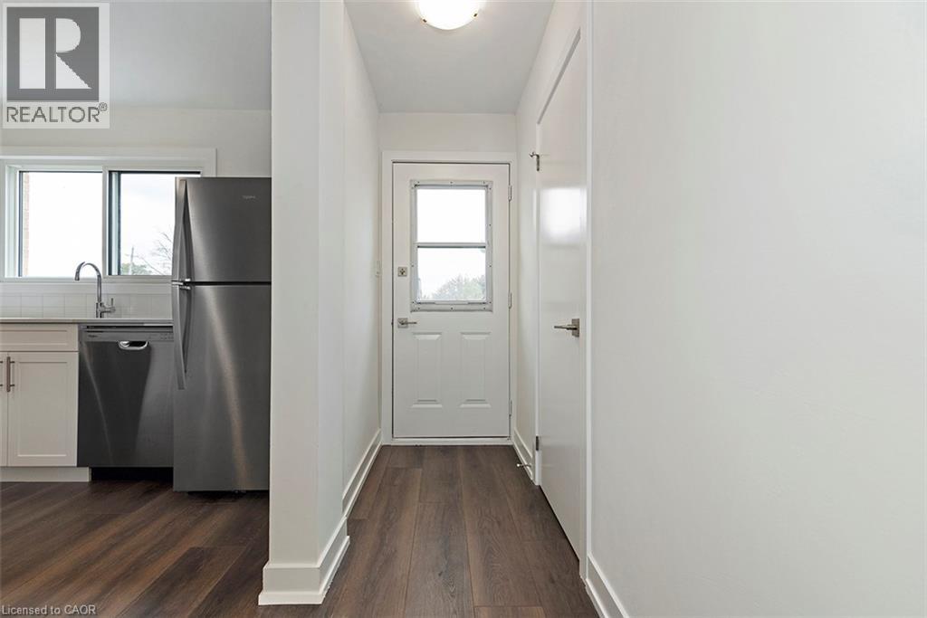 20 ANNA CAPRI Drive Unit# 3, Hamilton — photo 6