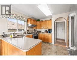Primary Bedroom - 938 Mt Bulman Drive, Vernon, BC V1B3W7 Photo 8