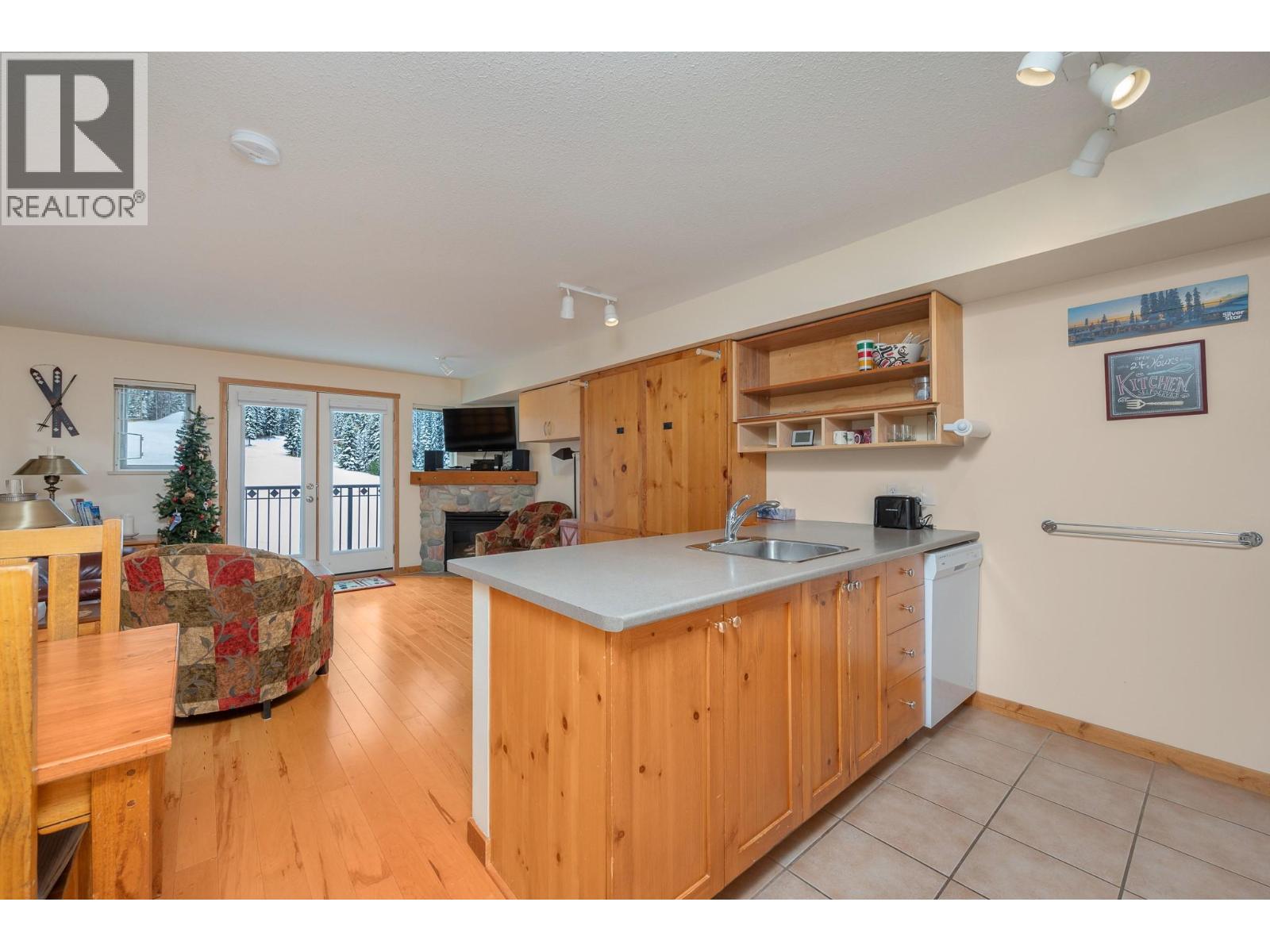 #202 9808 Silver Star Road - 9