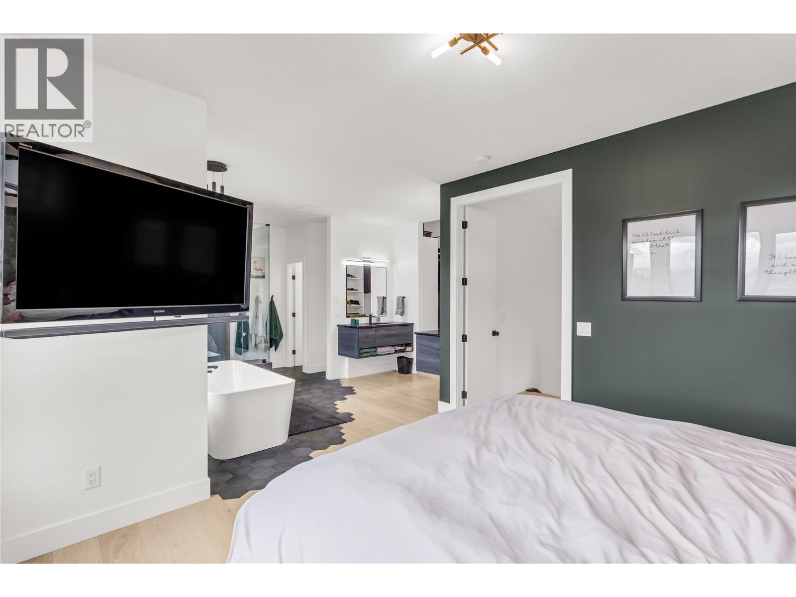 1592 Carnegie Street - 27