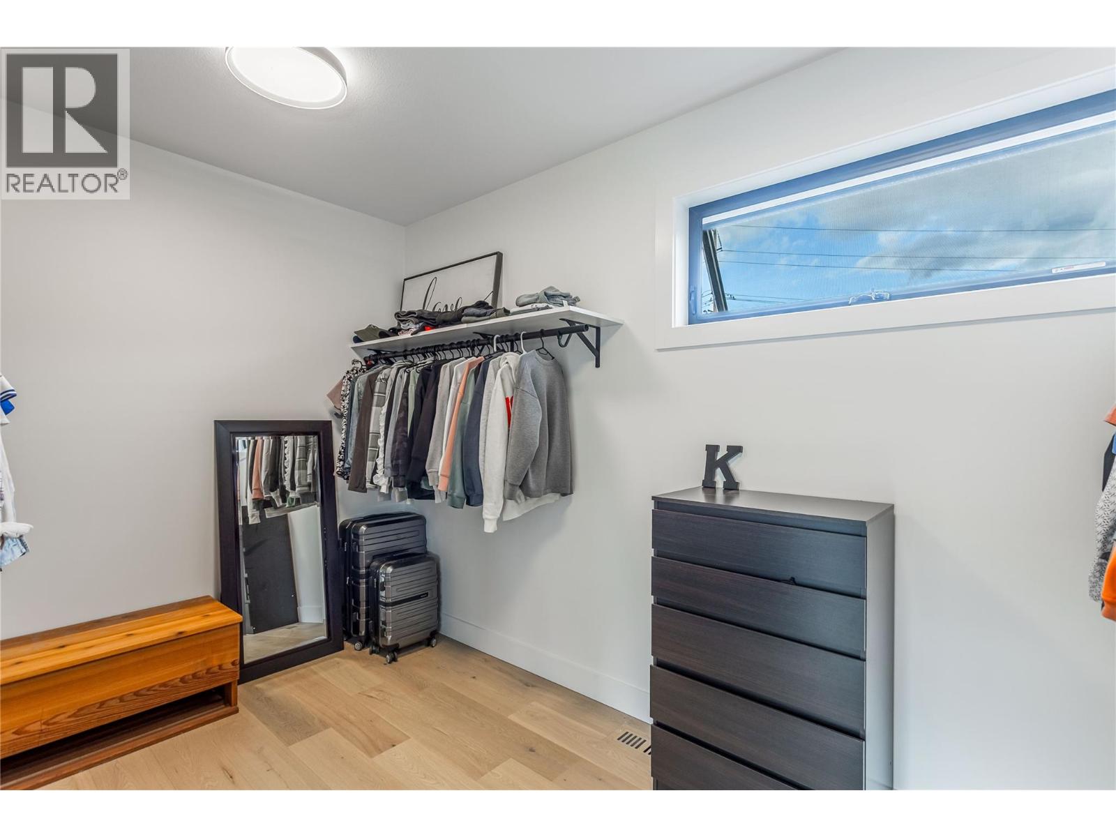 1592 Carnegie Street - 33